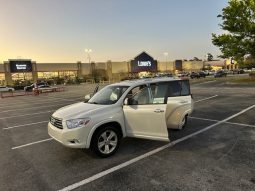 2010 Toyota highlander Limited, 3 Row Leather seats, ALL OPTIONS full