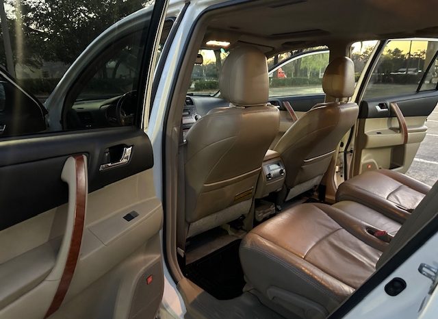 2010 Toyota highlander Limited, 3 Row Leather seats, ALL OPTIONS full