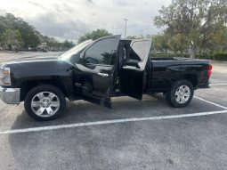 2016 Chevy Silverado 4×4 V8 4door 6 passenger full