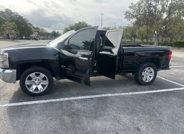 2016 Chevy Silverado 4×4 V8 4door 6 passenger full