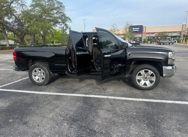 2016 Chevy Silverado 4×4 V8 4door 6 passenger full