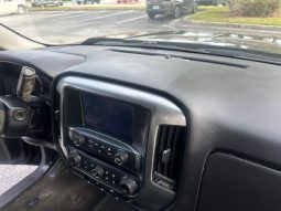 2016 Chevy Silverado 4×4 V8 4door 6 passenger full