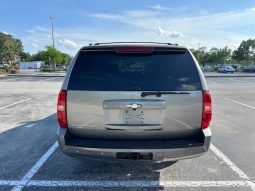 2009 Chevy Suburban 3row leather seats V8 5.3 full