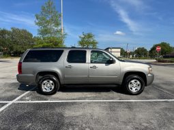 2009 Chevy Suburban 3row leather seats V8 5.3 full