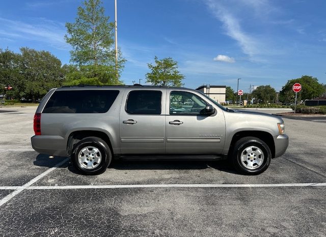 2009 Chevy Suburban 3row leather seats V8 5.3 full