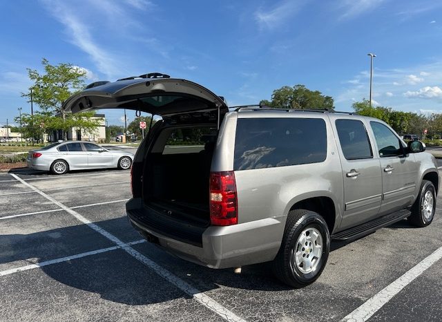 2009 Chevy Suburban 3row leather seats V8 5.3 full