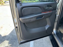 2009 Chevy Suburban 3row leather seats V8 5.3 full