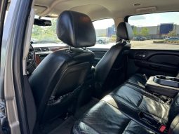 2009 Chevy Suburban 3row leather seats V8 5.3 full