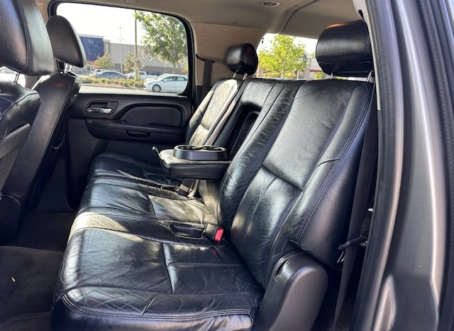 2009 Chevy Suburban 3row leather seats V8 5.3 full