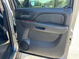 2009 Chevy Suburban 3row leather seats V8 5.3 full