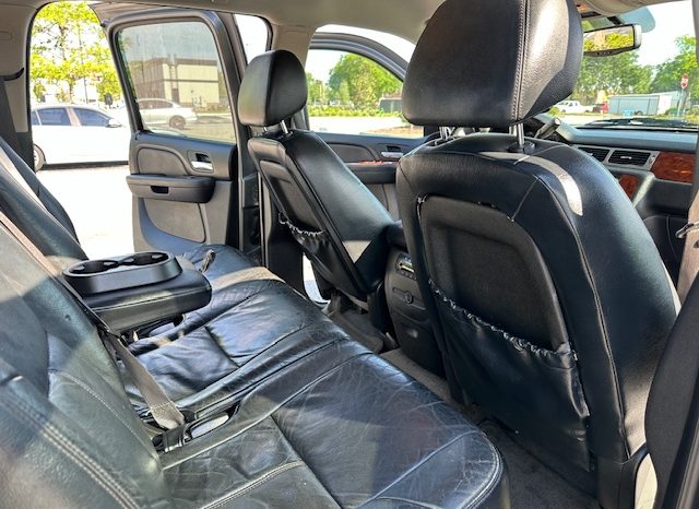 2009 Chevy Suburban 3row leather seats V8 5.3 full