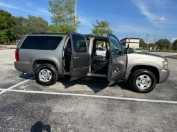 2009 Chevy Suburban 3row leather seats V8 5.3 full