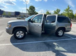 2009 Chevy Suburban 3row leather seats V8 5.3 full