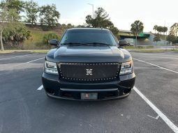 2007 Chevy Avalanche-Beautiful Black on Black leather Seats full