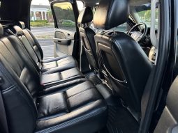 2007 Chevy Avalanche-Beautiful Black on Black leather Seats full