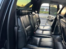 2007 Chevy Avalanche-Beautiful Black on Black leather Seats full