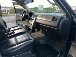 2007 Chevy Avalanche-Beautiful Black on Black leather Seats full