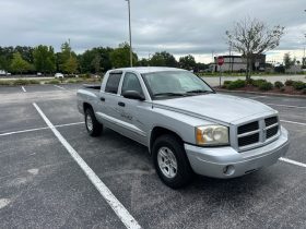 2006 dodge Dakota V8-4 door Super Powerful