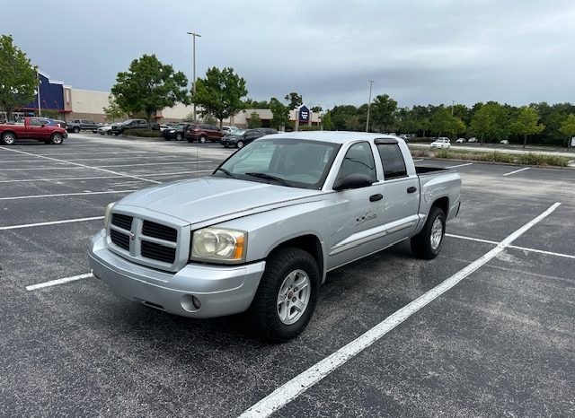 2006 dodge Dakota V8-4 door Super Powerful full