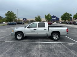 2006 dodge Dakota V8-4 door Super Powerful full