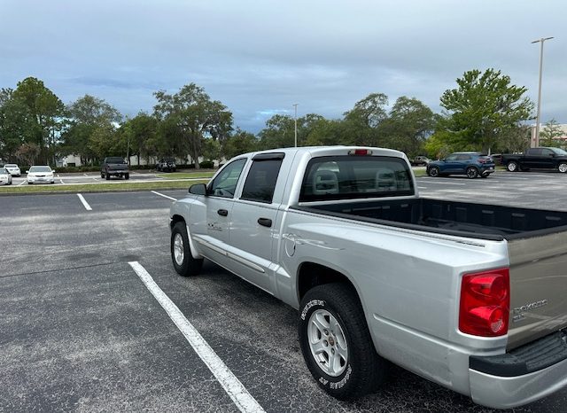 2006 dodge Dakota V8-4 door Super Powerful full