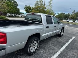 2006 dodge Dakota V8-4 door Super Powerful full