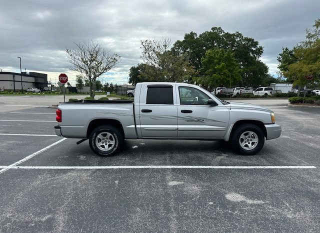 2006 dodge Dakota V8-4 door Super Powerful full