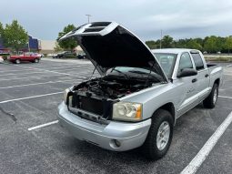 2006 dodge Dakota V8-4 door Super Powerful full