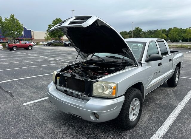 2006 dodge Dakota V8-4 door Super Powerful full