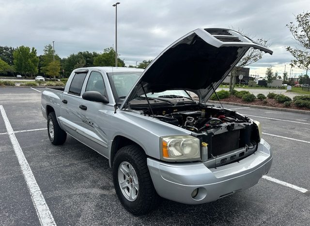 2006 dodge Dakota V8-4 door Super Powerful full