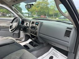 2006 dodge Dakota V8-4 door Super Powerful full