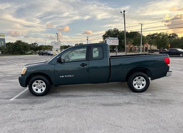 2007 Nissan Titan 4 door, V8 6 passenger-Beautiful Condition full