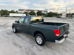 2007 Nissan Titan 4 door, V8 6 passenger-Beautiful Condition full