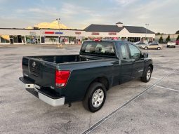 2007 Nissan Titan 4 door, V8 6 passenger-Beautiful Condition full