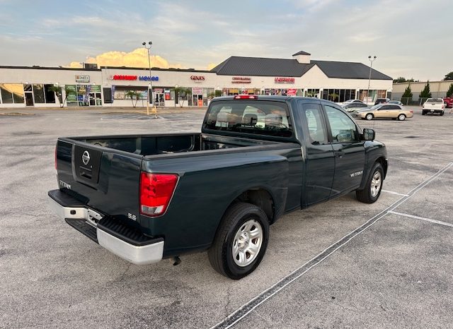 2007 Nissan Titan 4 door, V8 6 passenger-Beautiful Condition full