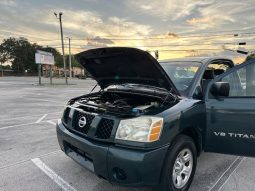 2007 Nissan Titan 4 door, V8 6 passenger-Beautiful Condition full