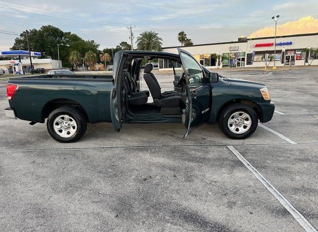 2007 Nissan Titan 4 door, V8 6 passenger-Beautiful Condition full