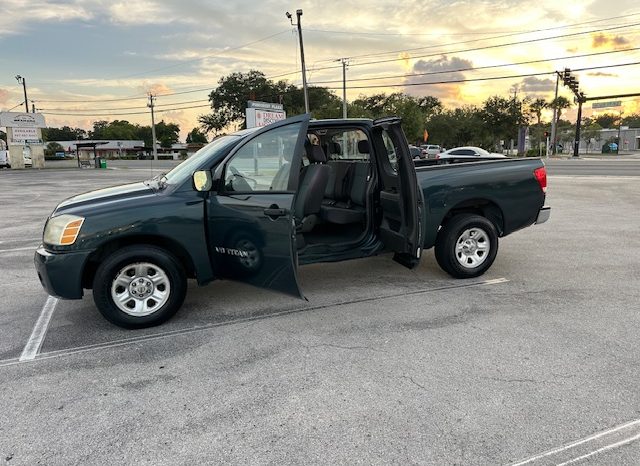 2007 Nissan Titan 4 door, V8 6 passenger-Beautiful Condition full