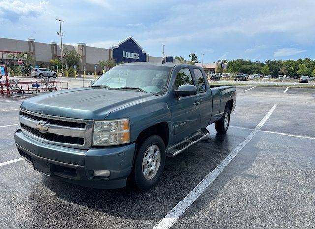 2007 Chevy Silverado 4×4 -Z71- 4door _8 Ft. bed full