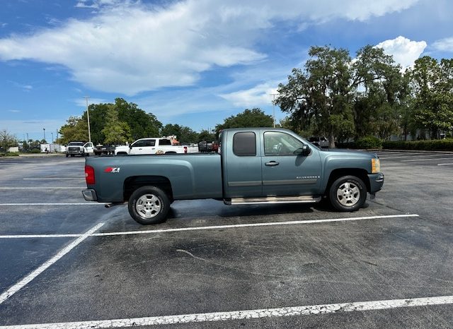 2007 Chevy Silverado 4×4 -Z71- 4door _8 Ft. bed full