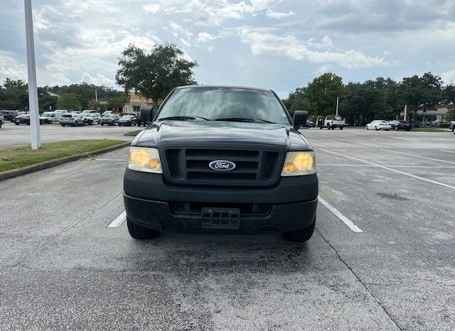 2005 ford F150 – 4 Door-6 passenger V8 full