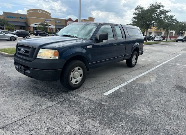 2005 ford F150 – 4 Door-6 passenger V8 full