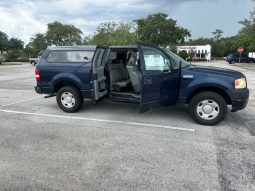 2005 ford F150 – 4 Door-6 passenger V8 full