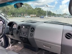 2005 ford F150 – 4 Door-6 passenger V8 full