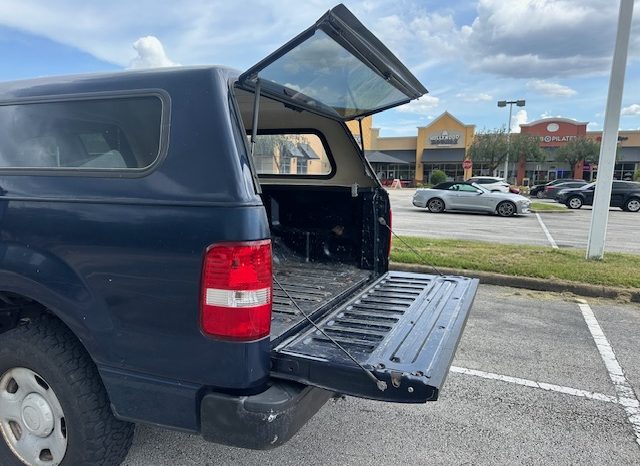 2005 ford F150 – 4 Door-6 passenger V8 full