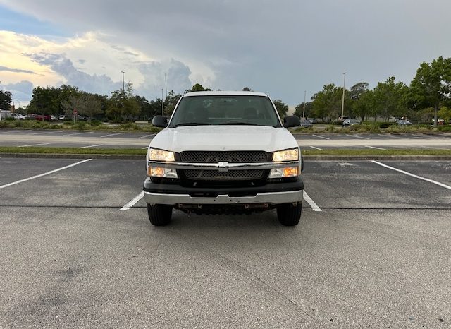 2004 Chevy silverado 2500 Very Powerful work truck full