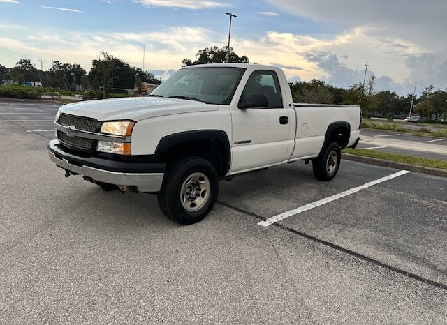 2004 Chevy silverado 2500 Very Powerful work truck full