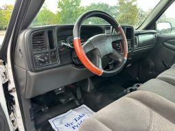 2004 Chevy silverado 2500 Very Powerful work truck full