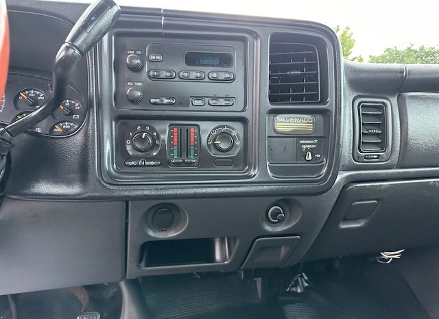 2004 Chevy silverado 2500 Very Powerful work truck full