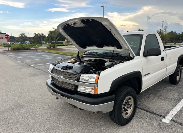 2004 Chevy silverado 2500 Very Powerful work truck full